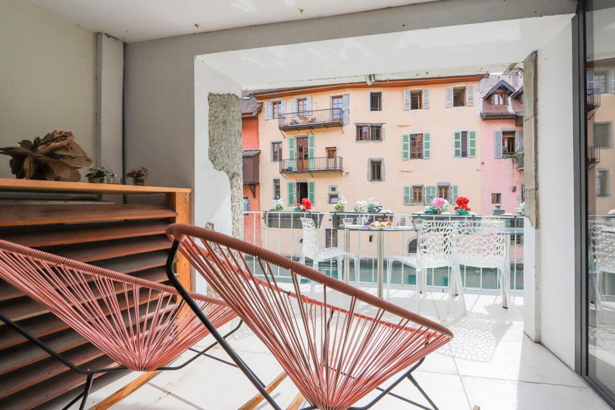 L'Eau Vive Jacuzzi Et Sauna En Vieille Ville 5 阿讷西 外观 照片