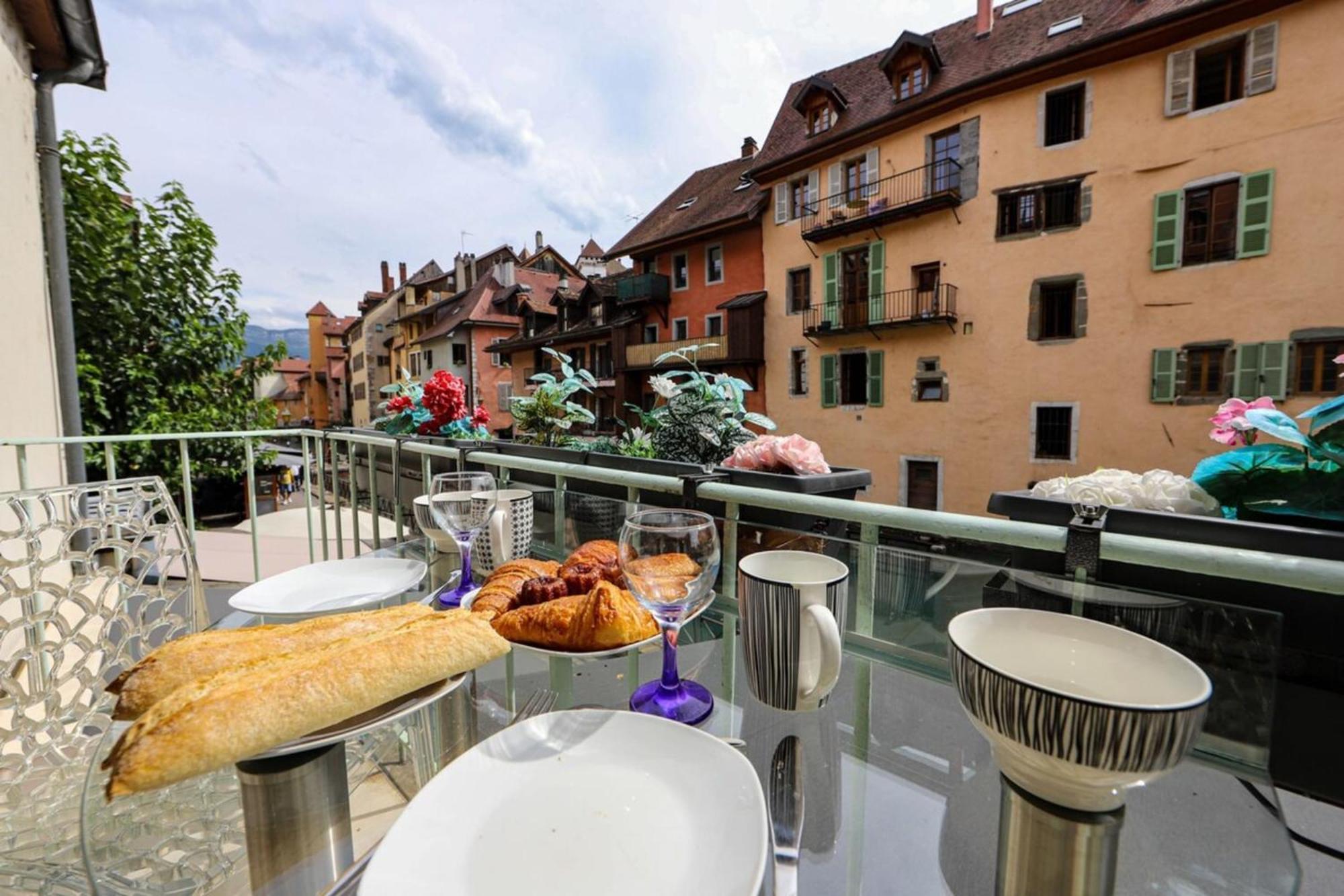 L'Eau Vive Jacuzzi Et Sauna En Vieille Ville 5 阿讷西 外观 照片